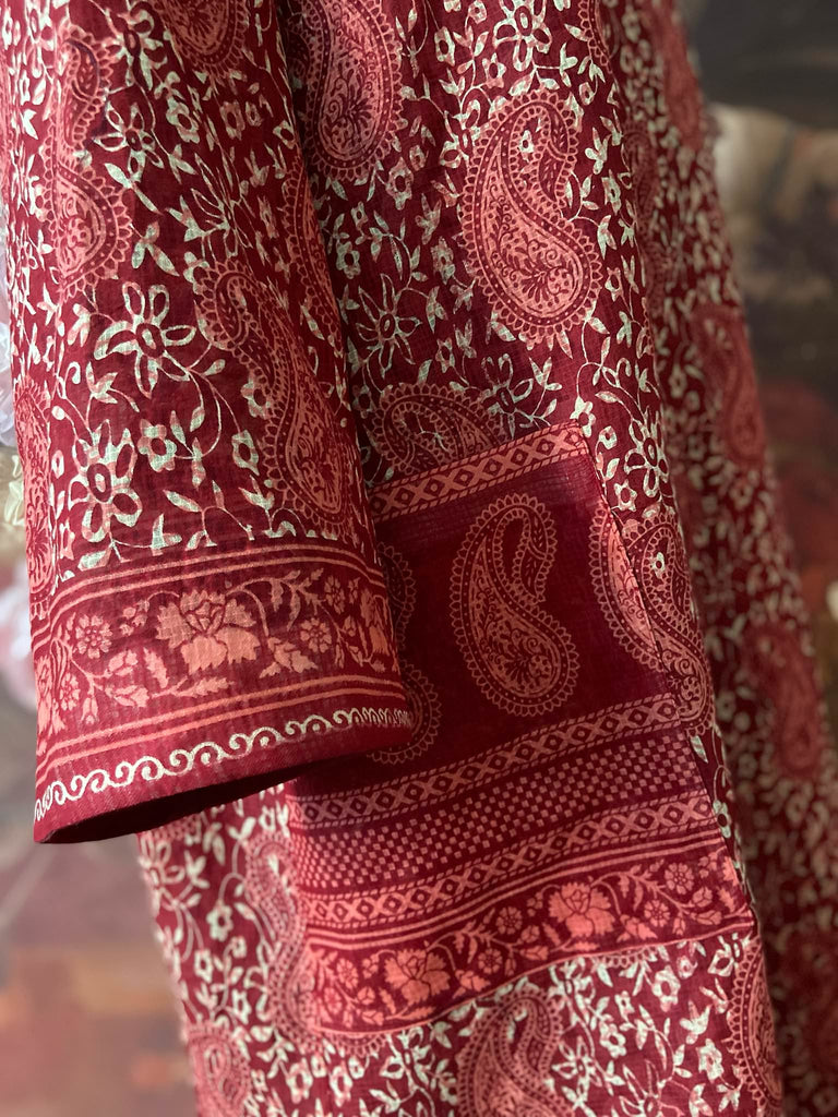 Block printed relaxed fit pure cotton kaftan inspired dress. Reversible design in blood red and indigo. Bohemian style sustainably created from vintage textiles by the Pavilion Parade studio.