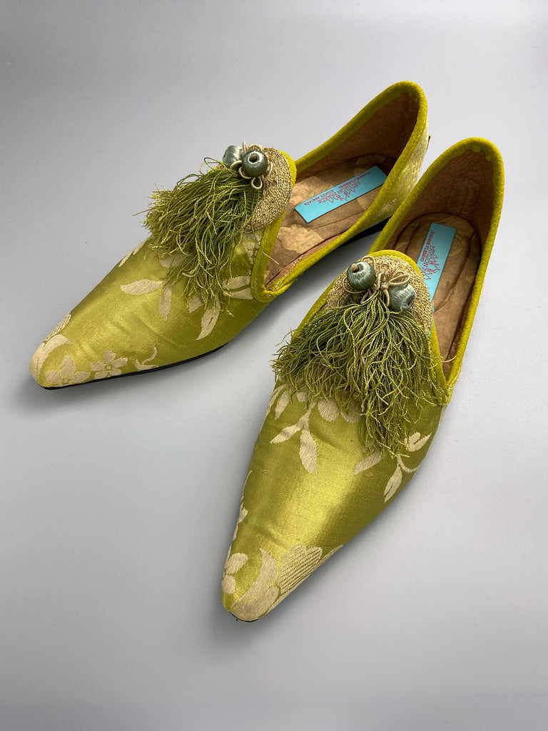 Green chartreuse silk damask pointed toe shoes with tassel fringe and gold Ottoman embroidered crescents. Bohemian styles sustainably created from antique textiles by the Pavilion Parade studio. 