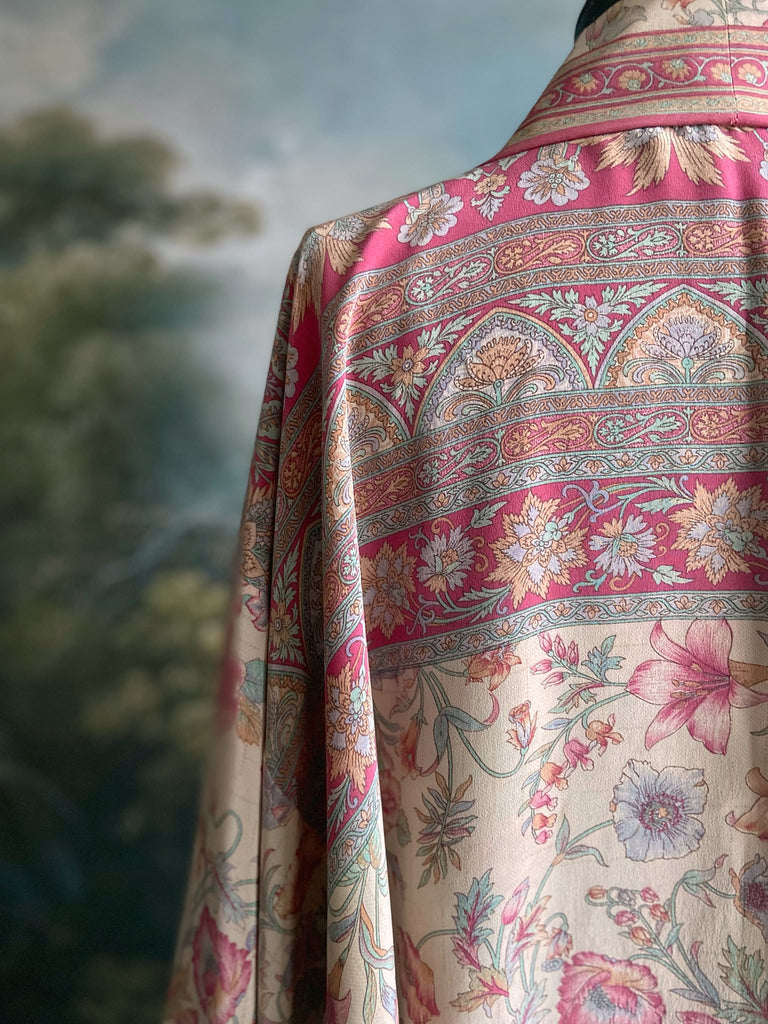 1920s inspired silk kimono robe created from vintage rose pink, pale lavender, china blue and antique ivory silk crepe. Unique bohemian designs from the Pavilion Parade studio.
