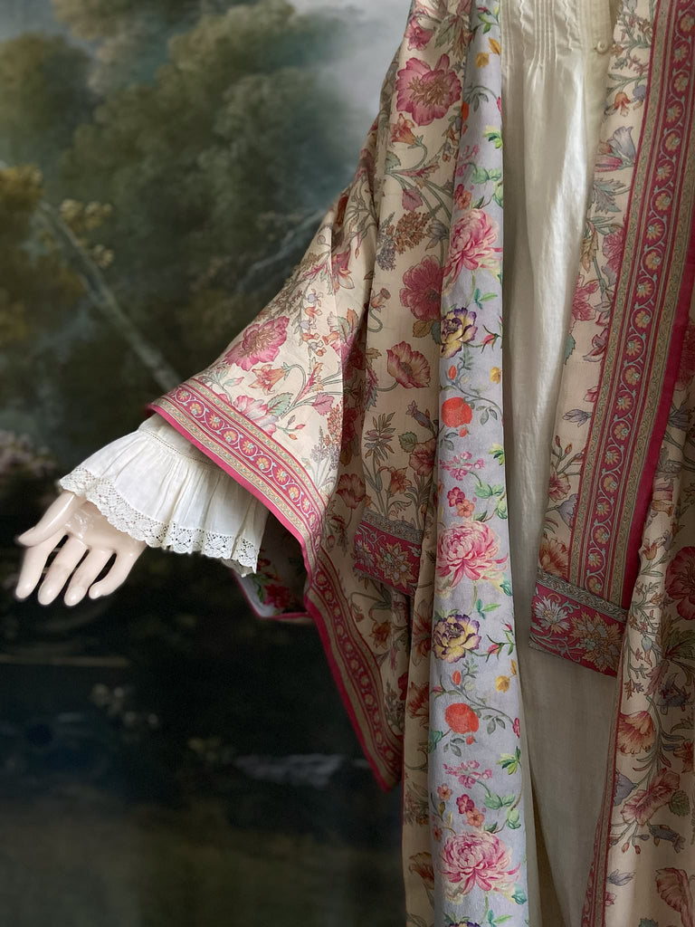 1920s inspired silk kimono robe created from vintage rose pink, pale lavender, china blue and antique ivory silk crepe. Unique bohemian designs from the Pavilion Parade studio.