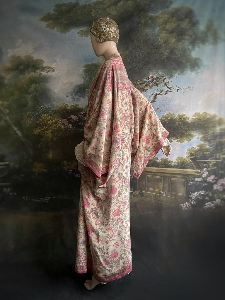 1920s inspired silk kimono robe created from vintage rose pink, pale lavender, china blue and antique ivory silk crepe. Unique bohemian designs from the Pavilion Parade studio.