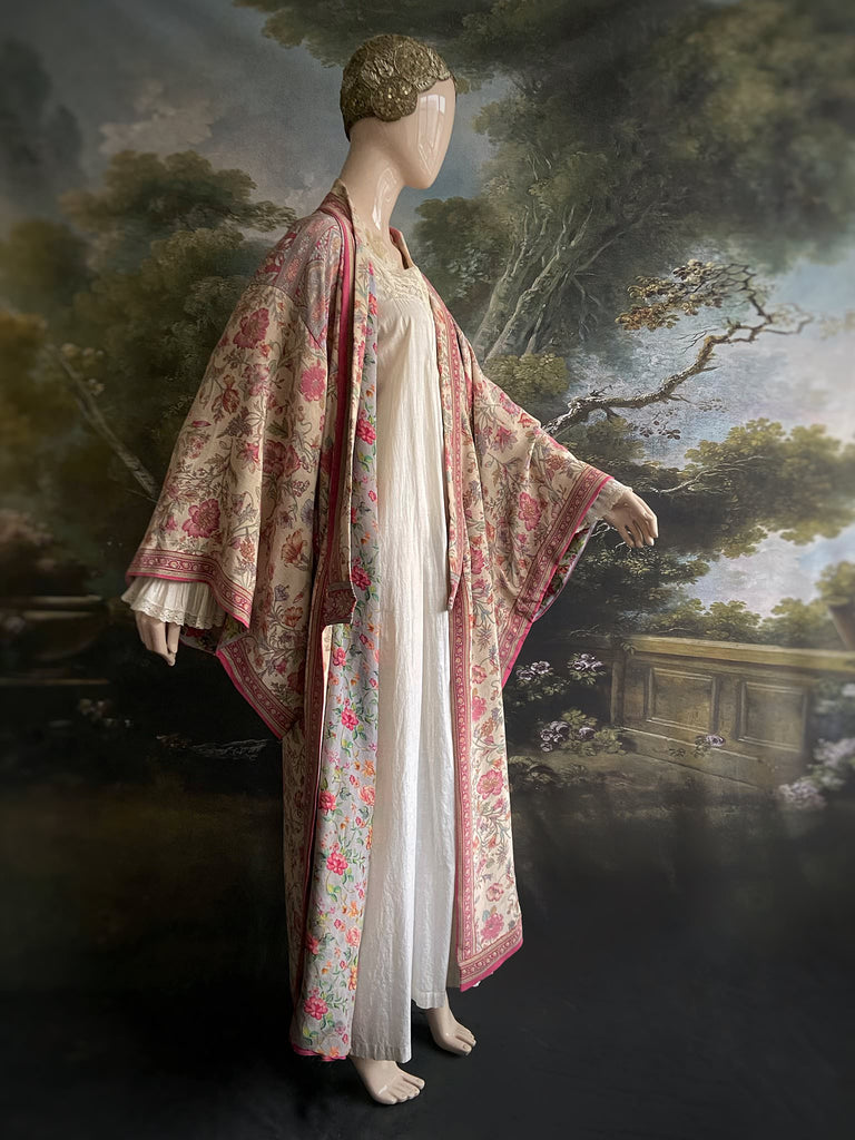 1920s inspired silk kimono robe created from vintage rose pink, pale lavender, china blue and antique ivory silk crepe. Unique bohemian designs from the Pavilion Parade studio.