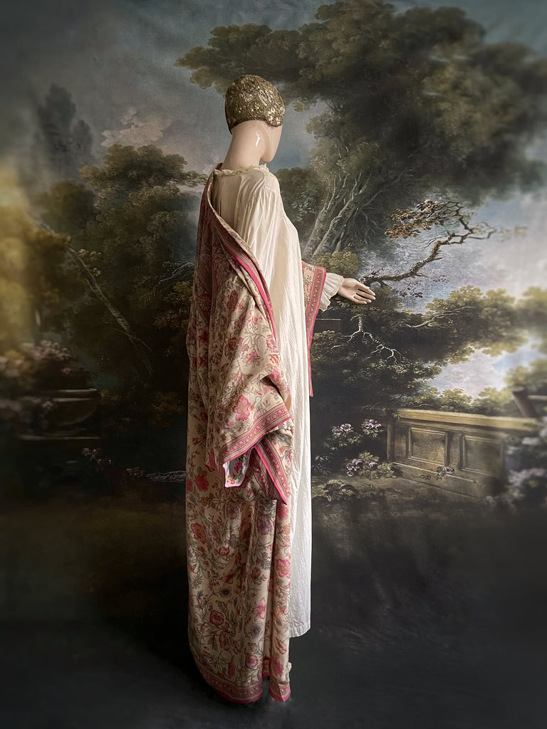 1920s inspired silk kimono robe created from vintage rose pink, pale lavender, china blue and antique ivory silk crepe. Unique bohemian designs from the Pavilion Parade studio.