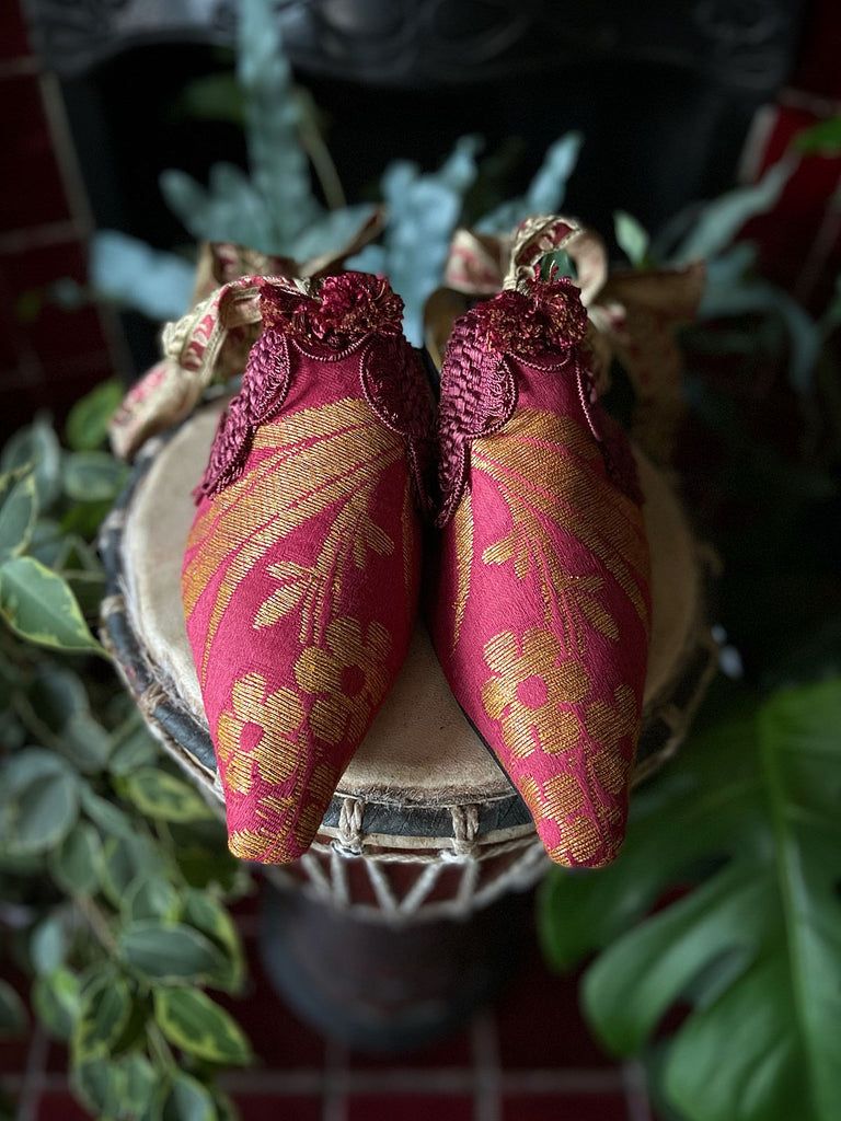 Tybalt metallic gold and raspberry silk brocade pointed toe shoes with antique ribbon ankle ties by Pavilion Parade 
