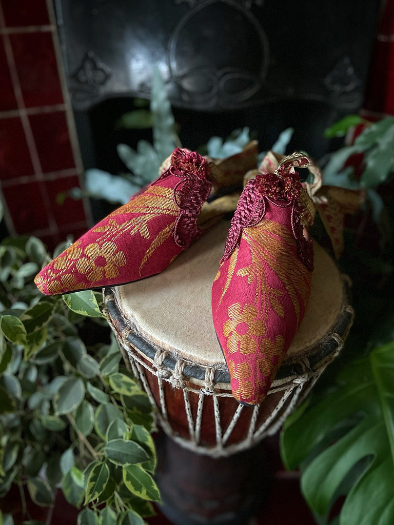 Tybalt metallic gold and raspberry silk brocade pointed toe shoes with antique ribbon ankle ties by Pavilion Parade 